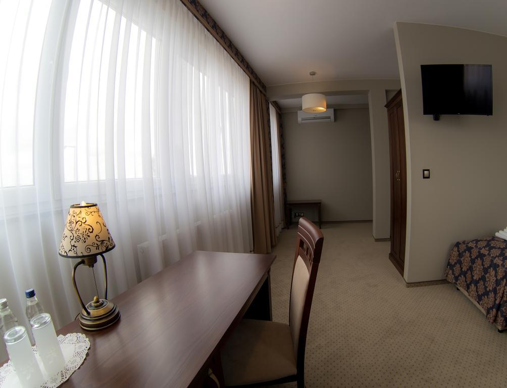 Hotel Imperial Residence サンドミエシュ エクステリア 写真
